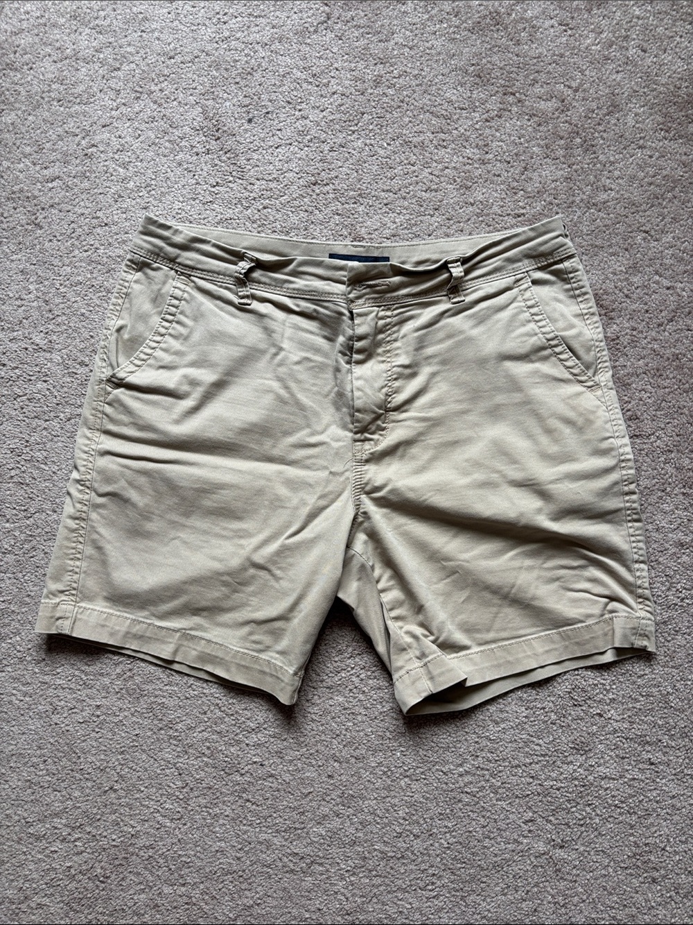Aeropostale Men's Beige Flat-Front Chino Shorts